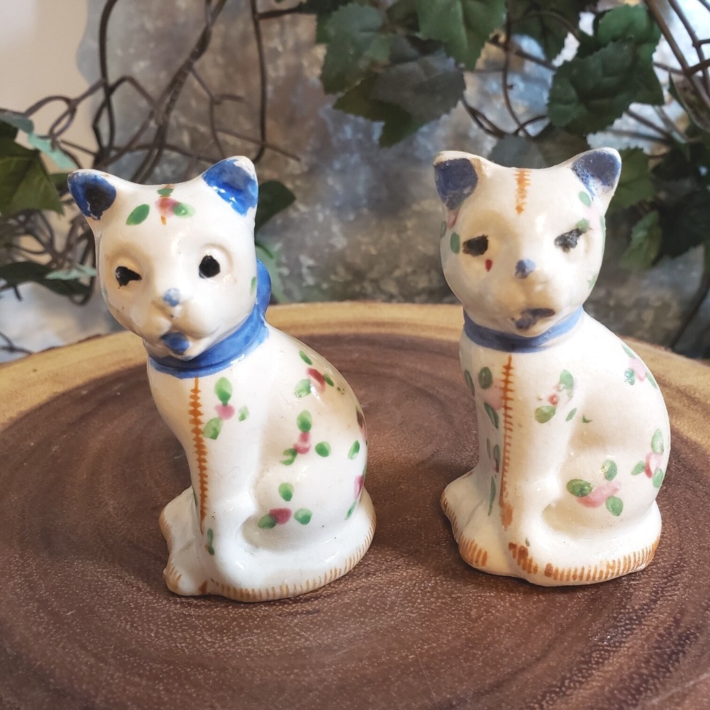 Vintage Blue Red Green Kitty Cats Salt and‎ Pepper Shakers Made in Japan